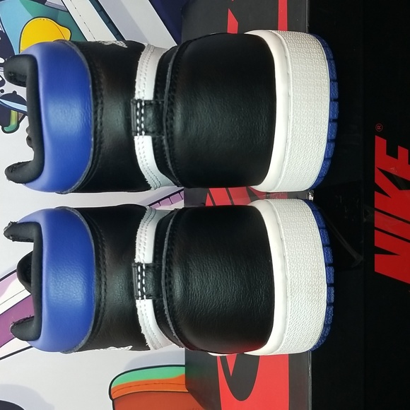 Air Jordan 1 Retro High OG "Royal Toe" - Picture 7 of 8